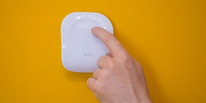 Somfy presenta su termostato conectado en España