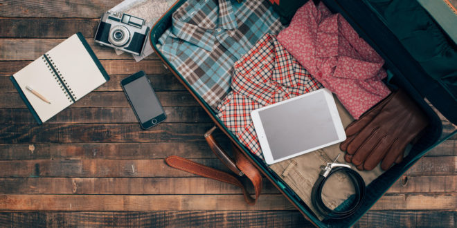 3 dispositivo tecnológicos que no pueden faltar en tu equipaje este verano