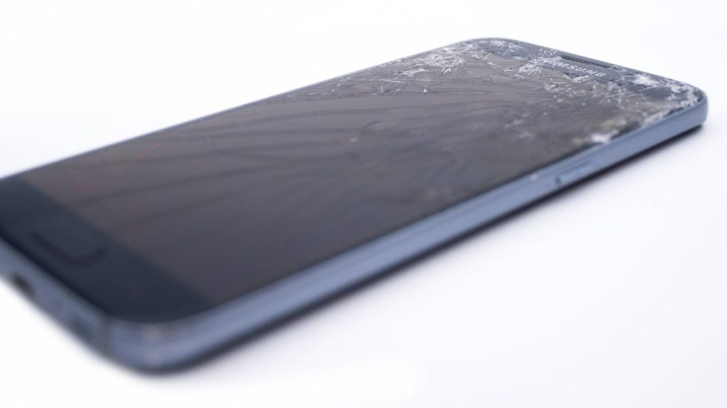 ¿Qué hacer si se te rompe la pantalla de tu móvil?