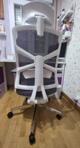 HOLLUDLE revoluciona el confort en la oficina: un análisis en profundidad de su silla ergonómica Shape.trasera