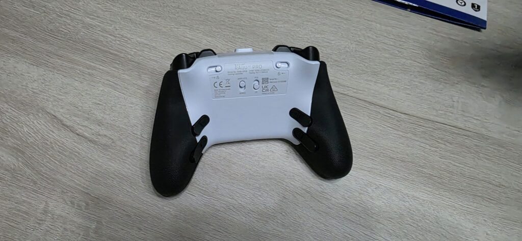 Análisis del mando Razer Raiju V3 Pro White edition para PS5 y PC: el mando que redefine la experiencia premium