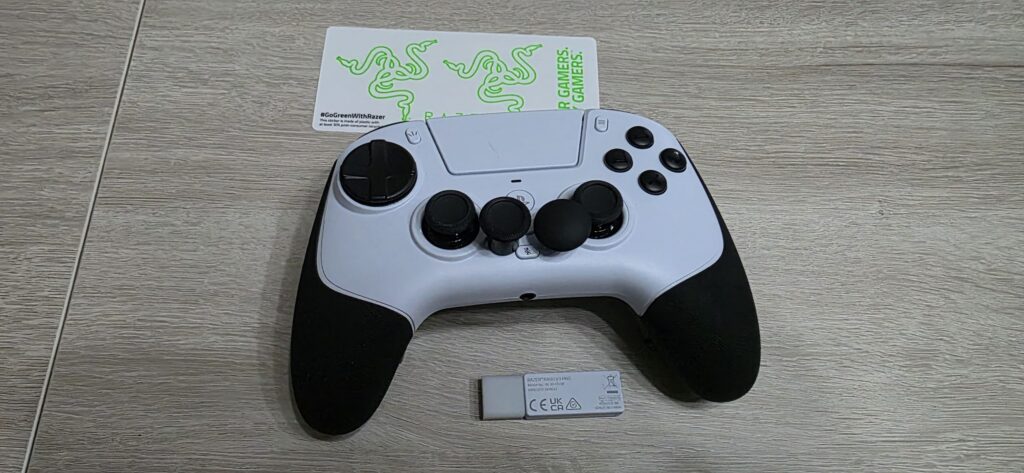 del mando Razer Raiju V3 Pro White edition para PS5 y PC