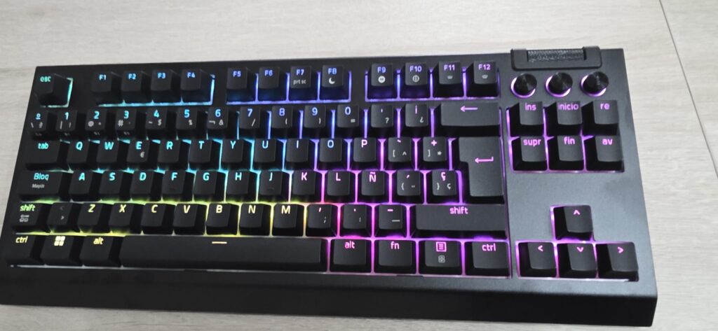 BlackWidow V4 TKL HyperSpeed Experiencia acústica y de escritura: sorprendentemente refinada