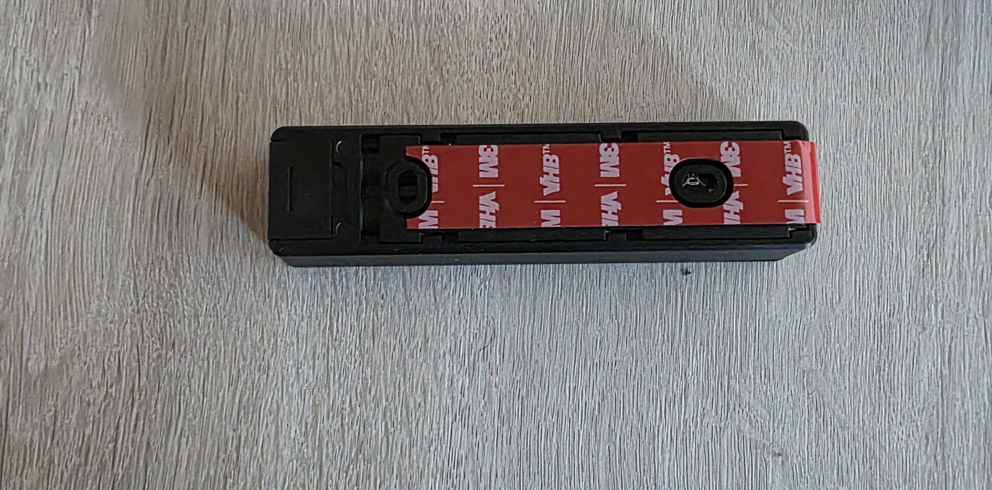 Instalación El diseño del Keypad 2 NFC mantiene la estética minimalista